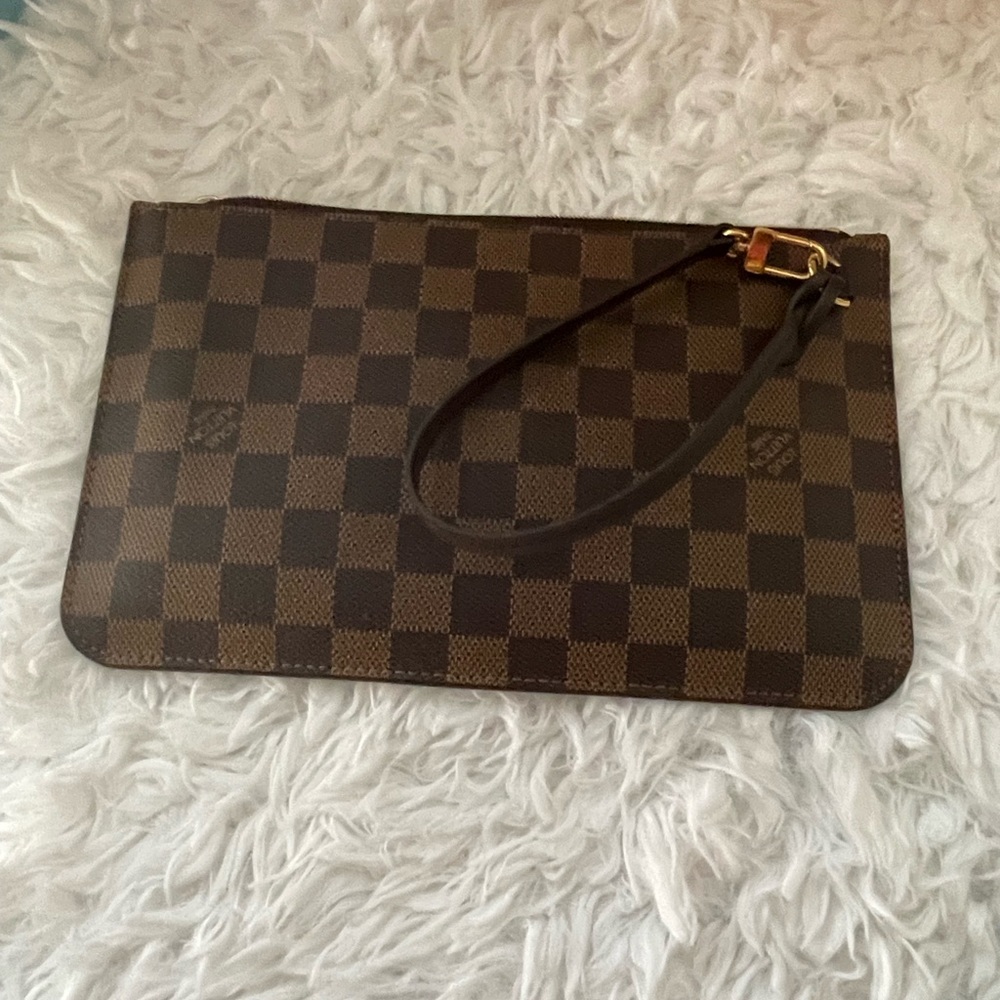 Louis Vuitton wristlet - Picture 3 of 7